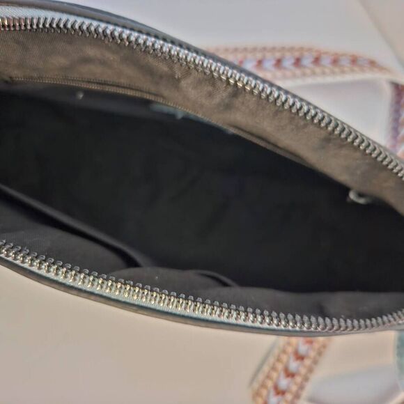 Sam & Hadley blue gray purse with a Couture Gems white wristlet/wallet. Both are - Picture 6 of 12